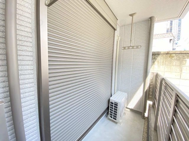 シャッター式雨戸