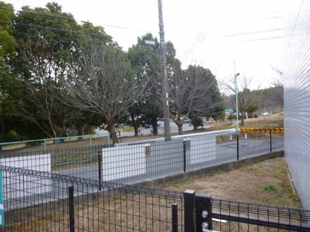 物件横の大高緑地公園