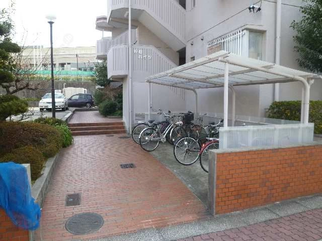 アプローチ・駐輪場