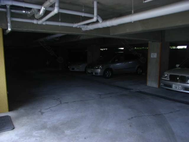 屋内駐車場