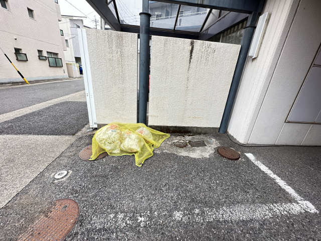 ごみ置き場