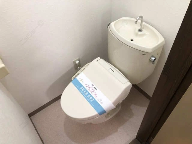 シャワー付きトイレ