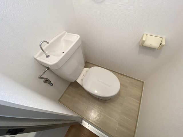 ホワイトレリアンス 2階 WC