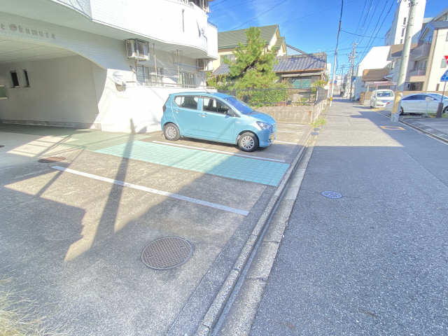 メゾン．ド．奥村 4階 駐車場