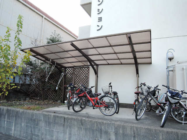 山田マンション 2階 駐輪場