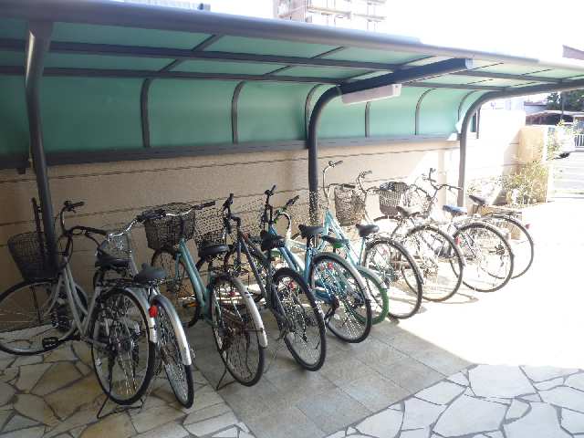 ベラビスタ柴田 8階 自転車置場