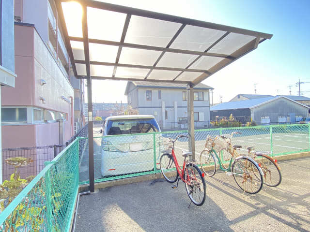 Ｂ棟側自転車置場