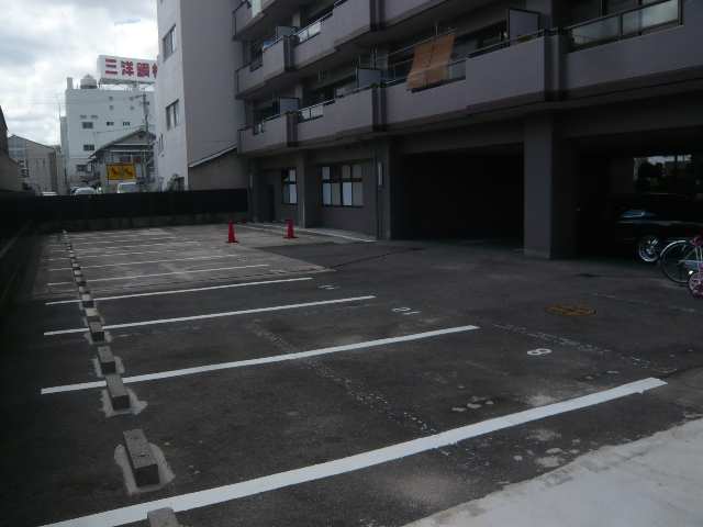 グレースマンションＨ＆Ａ堀田 5階 駐車場