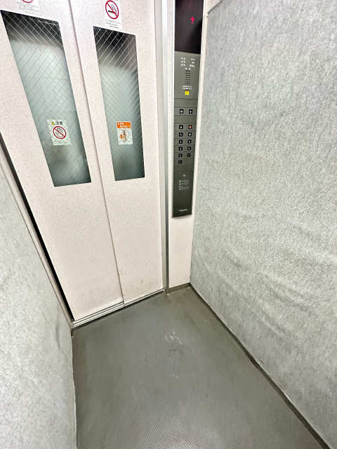 クレスト石川橋 2階 エレベーター