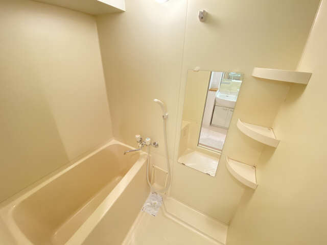 エッセ桜山 4階 浴室