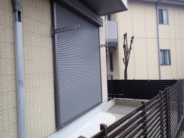 シャッター式雨戸