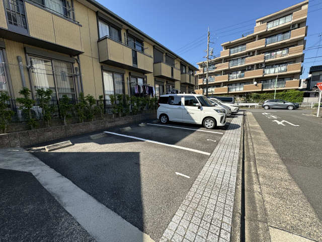 カサグランデⅡ 2階 駐車場