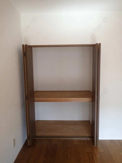 南洋間　収納