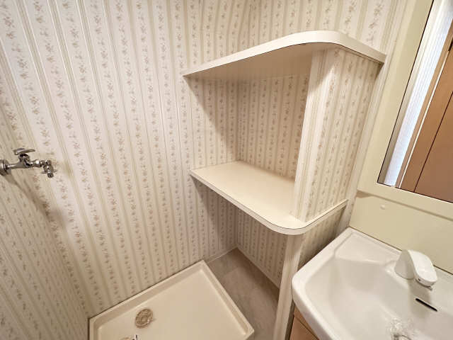 冷蔵庫置き場横収納
