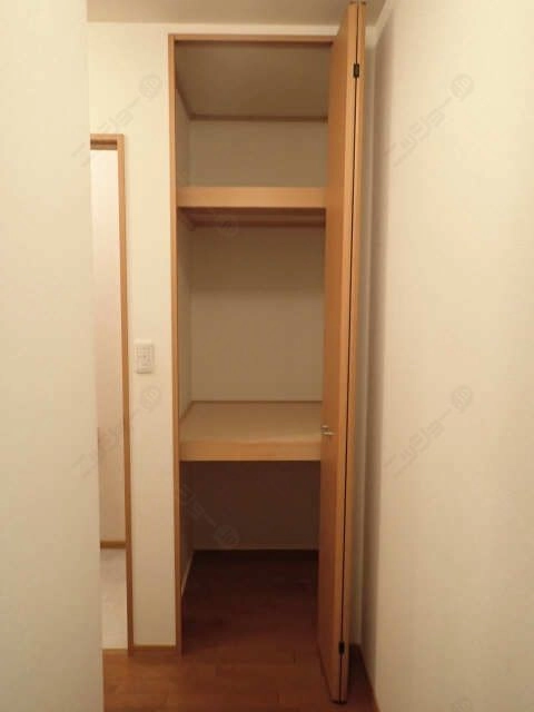 通路収納