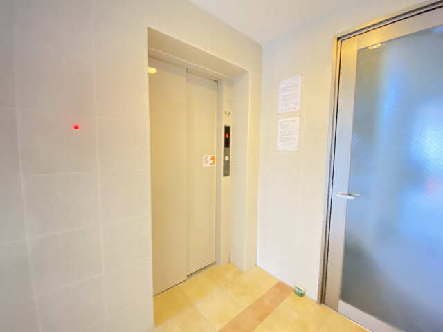 ＨＯＬＹ　ＣＯＲＲＥＣＴ・桜山 3階 エレベーター
