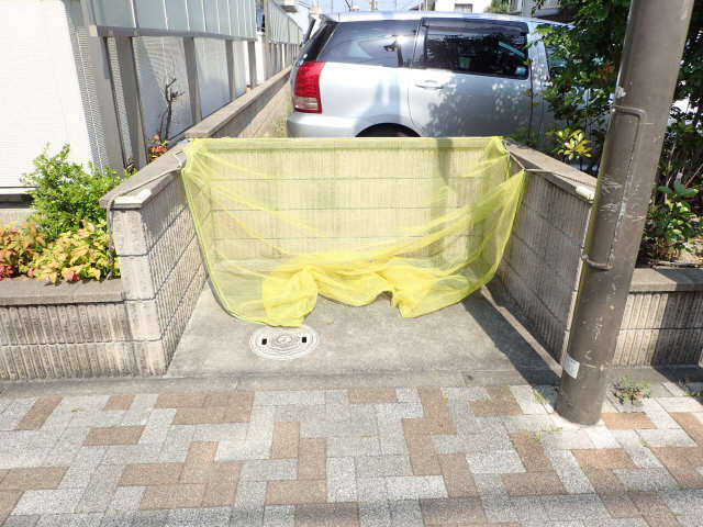 ごみ置場