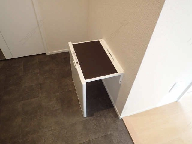 玄関収納式腰掛