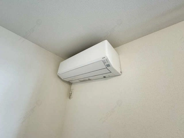 中洋間エアコン