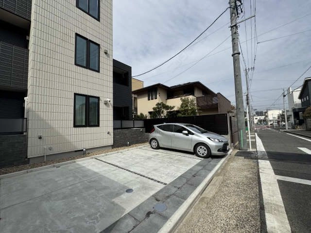 東側駐車場