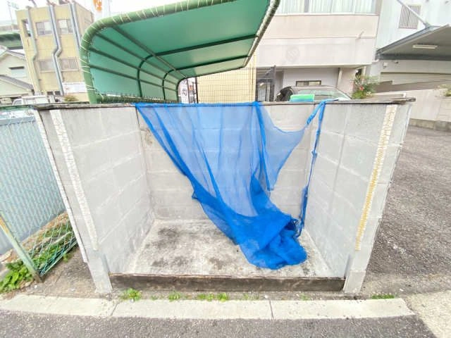 敷地内ゴミ置き場