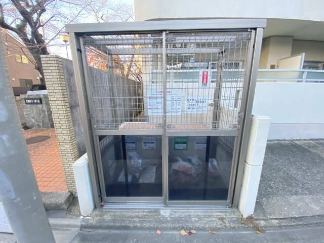 敷地内ゴミ置き場