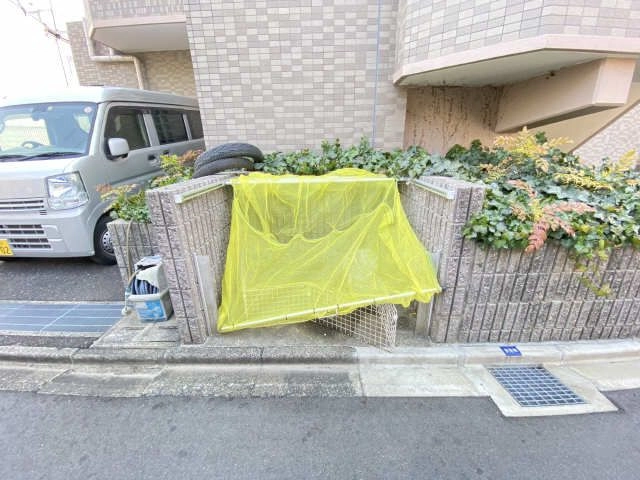 敷地内ゴミ置場