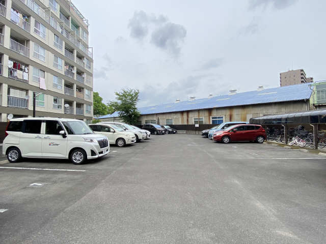 中日マンション上飯田 6階 駐車場