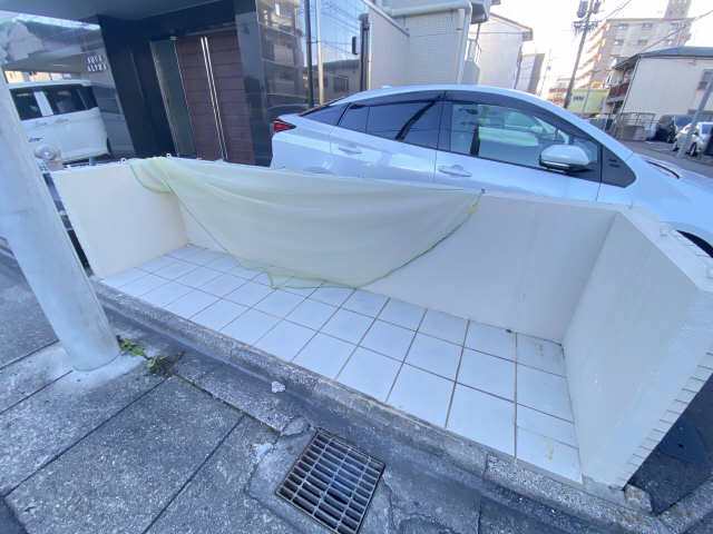 敷地内ゴミ置き場