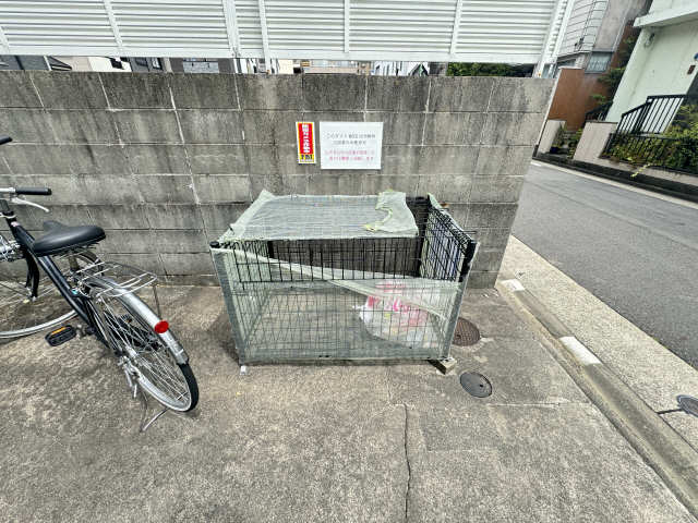 敷地内ゴミ置き場