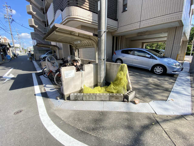 ゴミ置き場