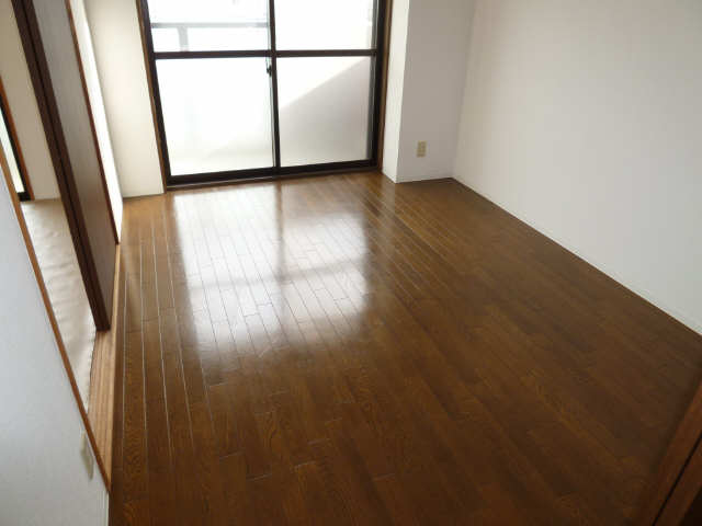 黄桜名古屋ハイツ 4階 リビング