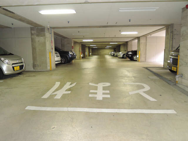 地下駐車場