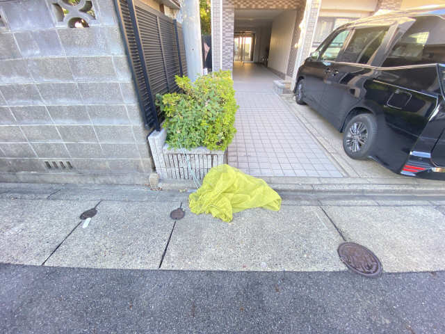 敷地内ゴミ置き場