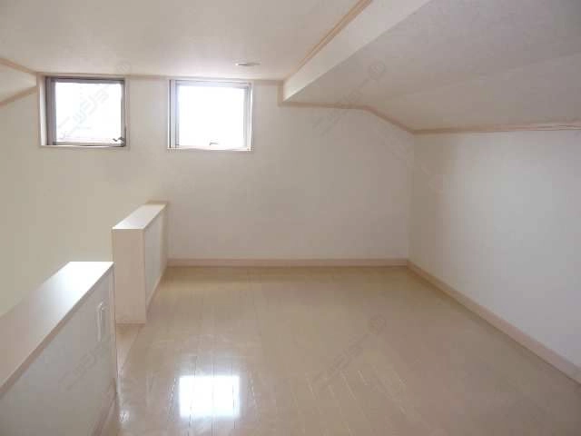 ２階南側洋室ロフト