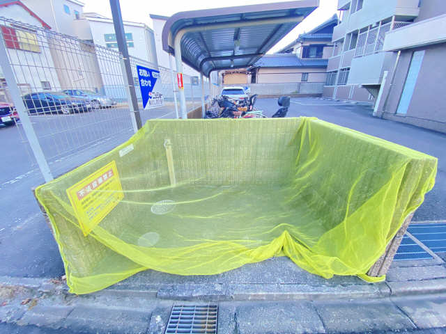 敷地内ゴミ置き場
