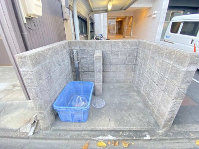 敷地内ゴミ置き場