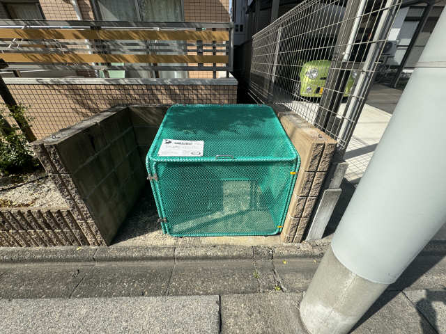 敷地内ゴミ置き場