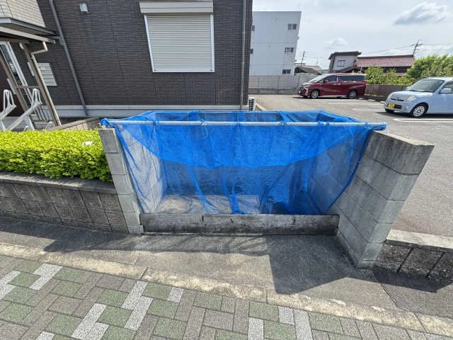 敷地内ゴミ置き場