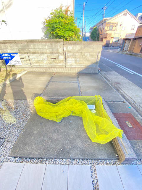 敷地内ゴミ置き場