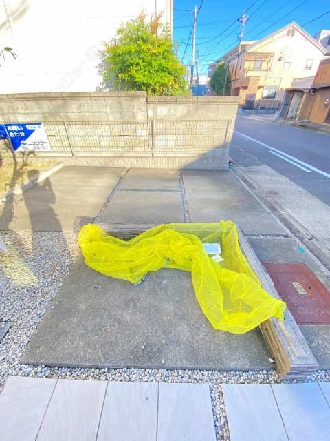 敷地内ゴミ置き場