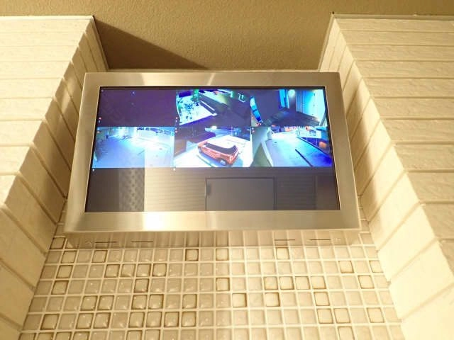 防犯カメラモニター