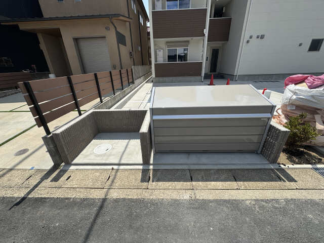 敷地内ゴミ置き場
