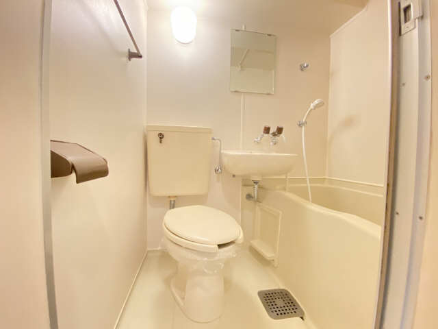 ホワイトヒルズ東桜 2階 浴室