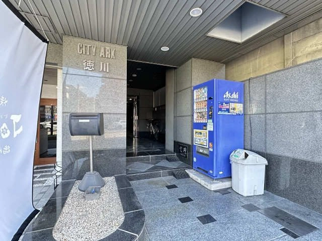 エ  ントランス