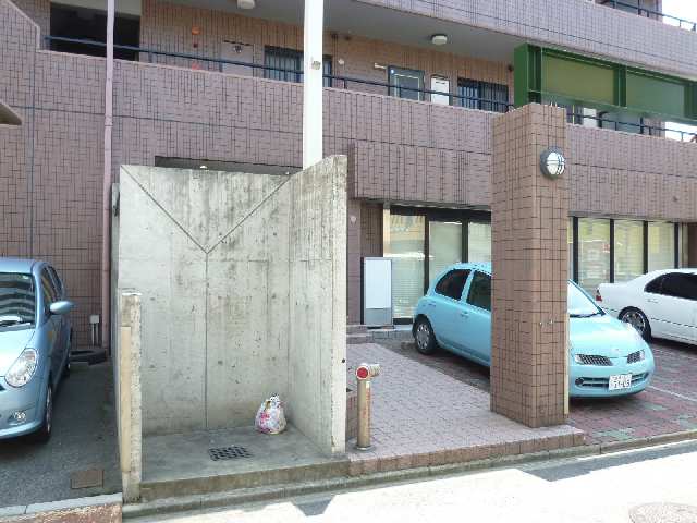 ゴミ出し場