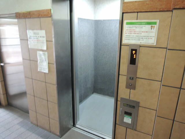 エレベータ