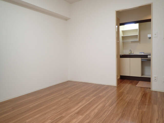 洋室ベランダ側から