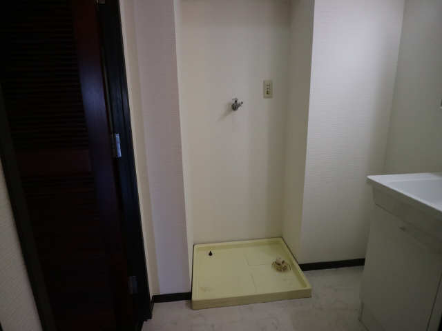 エスポア富士見台　１４０２号 14階 洗濯機置場