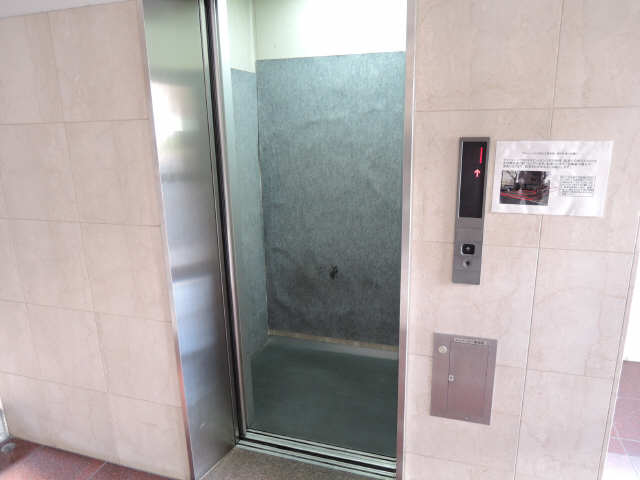 グリーンハイツ白川 7階 エレベーター